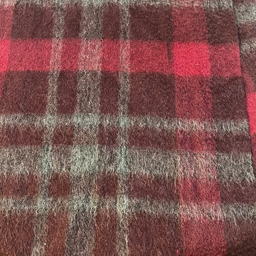 Jos. A. Bank 100% Cashmere Burgundy‎ and Charcoal Plaid Scarf